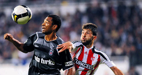 Kartal, Cisse'yi keye sktrd 