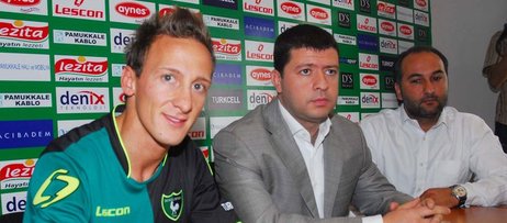 Denizlispor'da imza