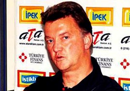 Van Gaal: Trabzon'a gelirim