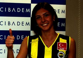 Naz Aydemir Fener'de