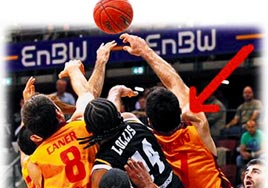 Basketbolda G.Saray'a ceza yad!