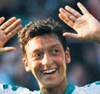 Mesut'tan duble Sinan yetmedi